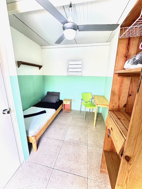 Kamer aan het Zwembad